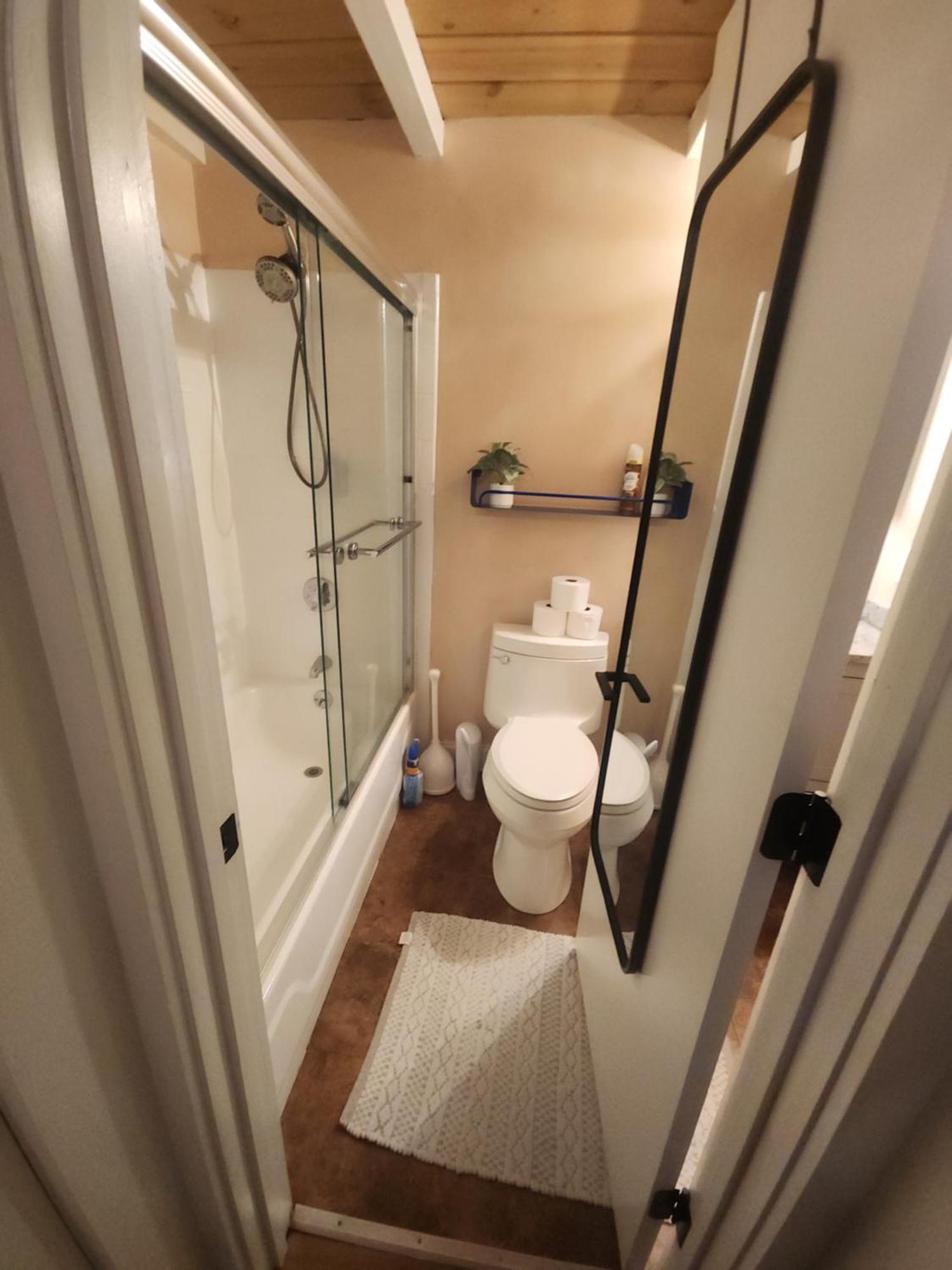 Cozy And Tranquil 1-Bedroom Condo With Wifi, Ac In Historic Salem Kültér fotó